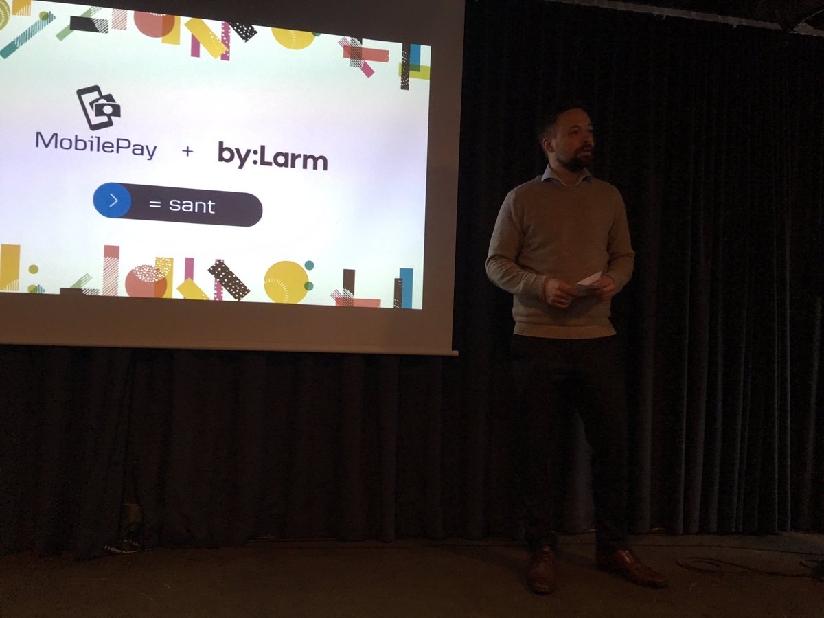 NordeaNorge's tweet photo. Vår betalingstjeneste MobilePay på scenen under By:Larm. I DK er MobilePay en av de aller mest brukte appene 👌
#bylarm #mobilepay #Nordea https://t.co/Nw2mmBJxoh