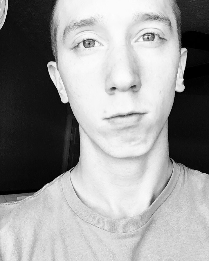 the_bryce_lynn's tweet photo. Be the gray man🔘 https://t.co/ovXjnXush8