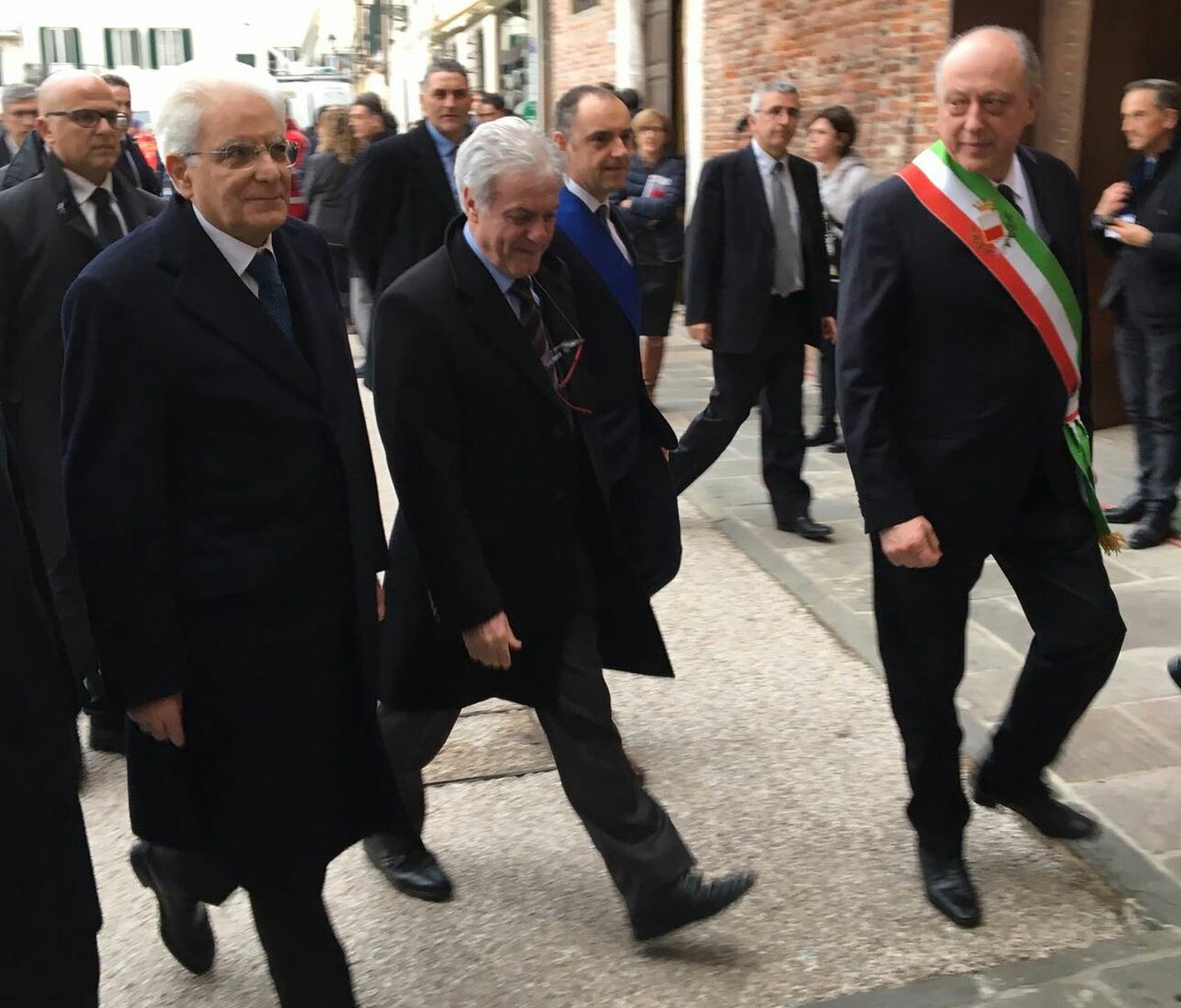 VolontariatOggi's tweet photo. L'arrivo del Presidente #Mattarella con il Sindaco di Lucca #Tambellini e il Presidente Cnv @edopatriarca #volontariato https://t.co/L7oUYMKTfc