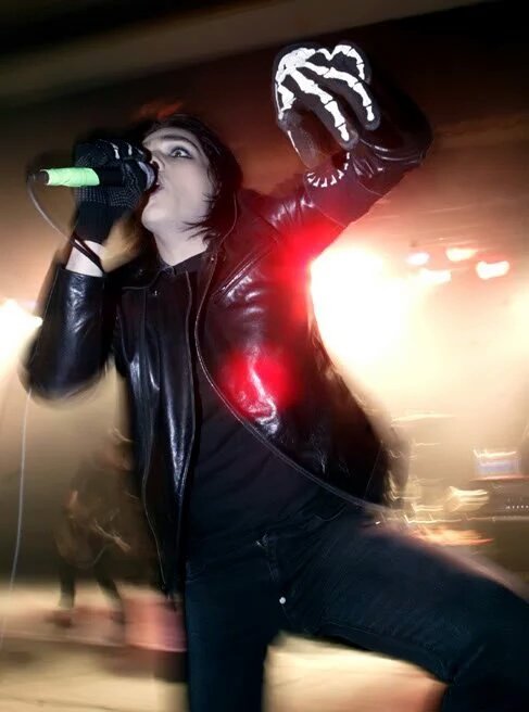 warpedgeeway's tweet image. 💀💀