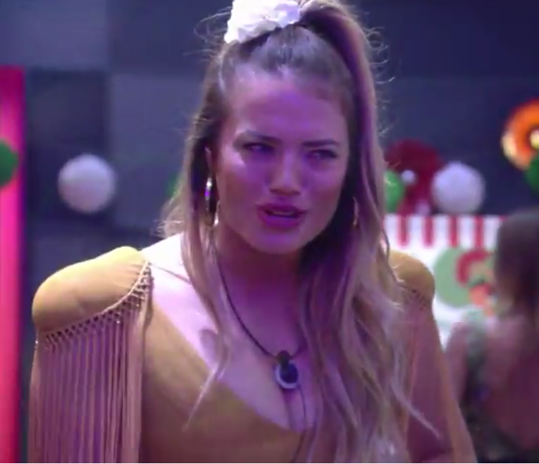 0711_caroline's tweet photo. #AylenFueraDelVIP #vipdirecto 

Os estáis riendo en nuestra cara? https://t.co/ReKLJxBwpV