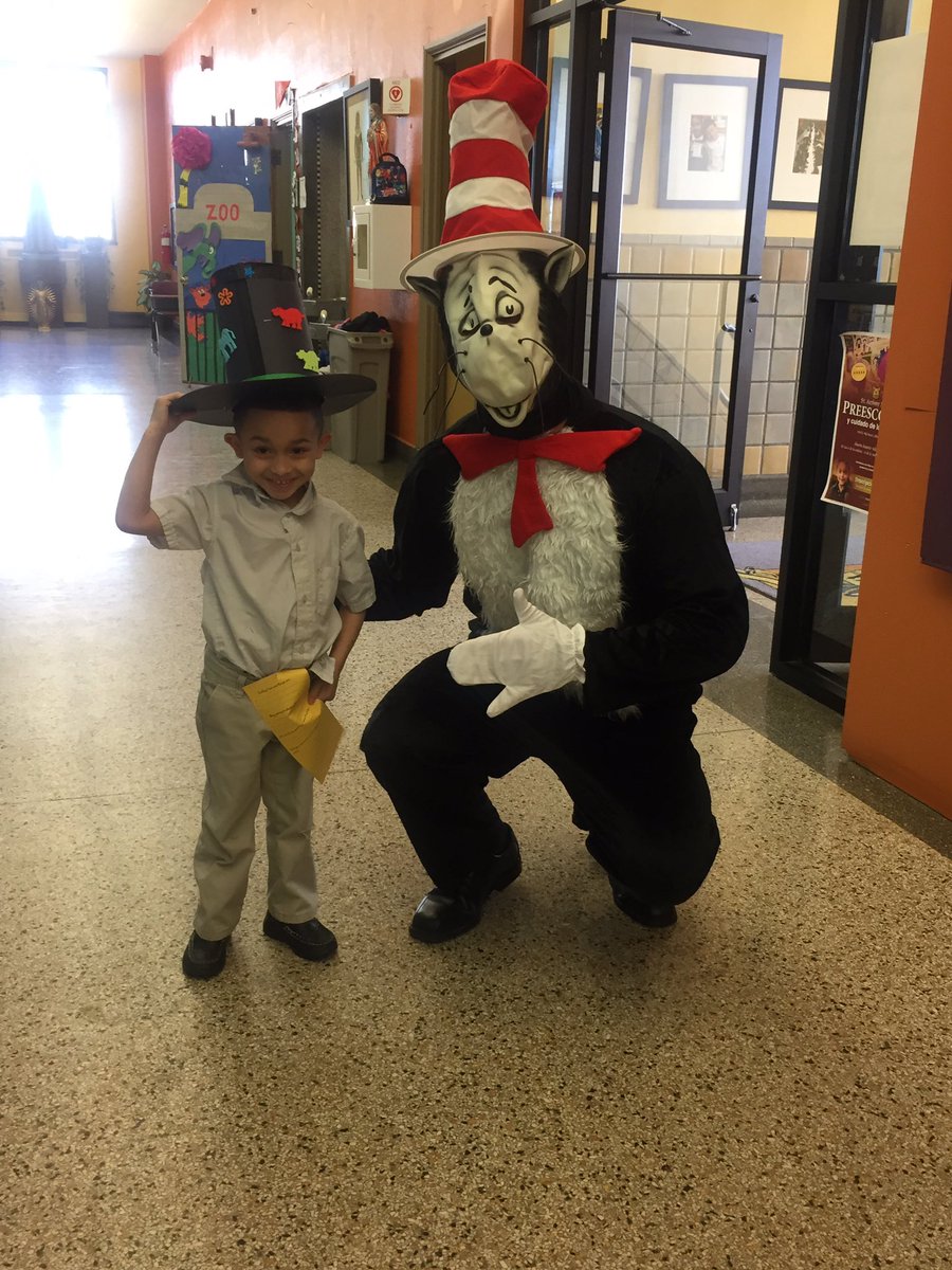 bhart610's tweet image. Reading and some basketball with @KPMG volunteers this morning! #sasreadingweek #saspride