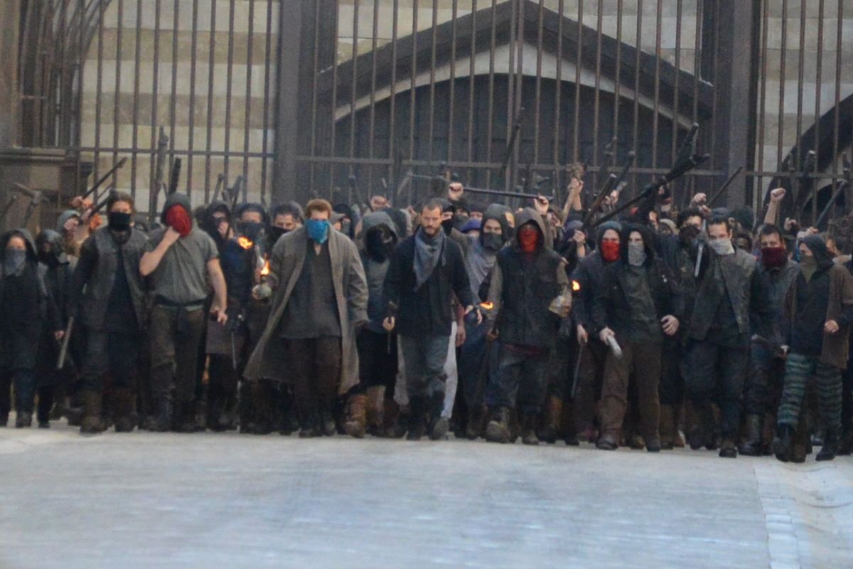 He is leading all those men that's hot🤓