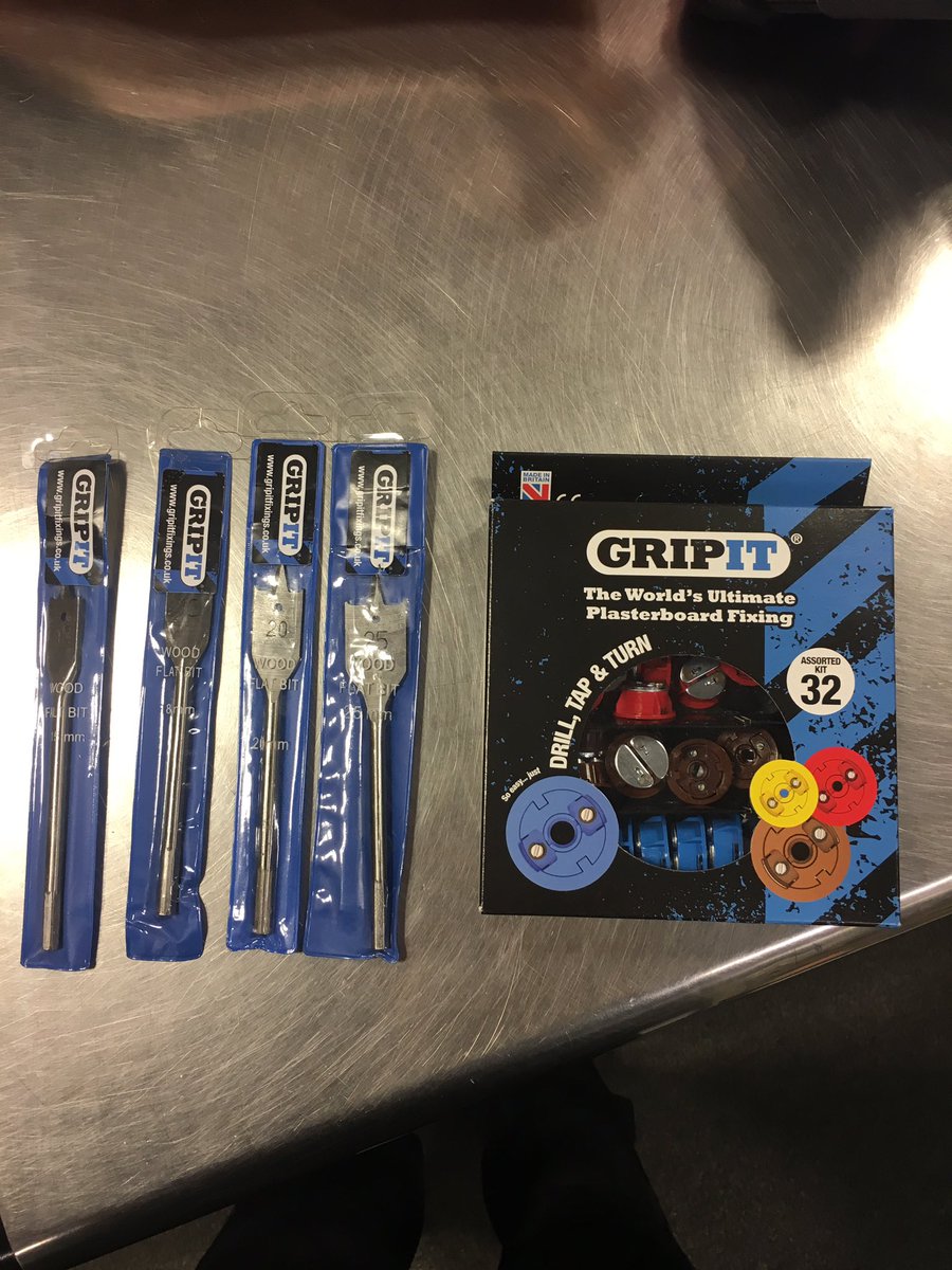 One of our loyal customers trying out the <a href="/gripitfixings/">Gripit Fixings</a> <a href="/Haines_BD/">Hugh Haines</a> <a href="/DeborahMeaden/">Deborah Meaden 🇺🇦</a> 👍#gripit
