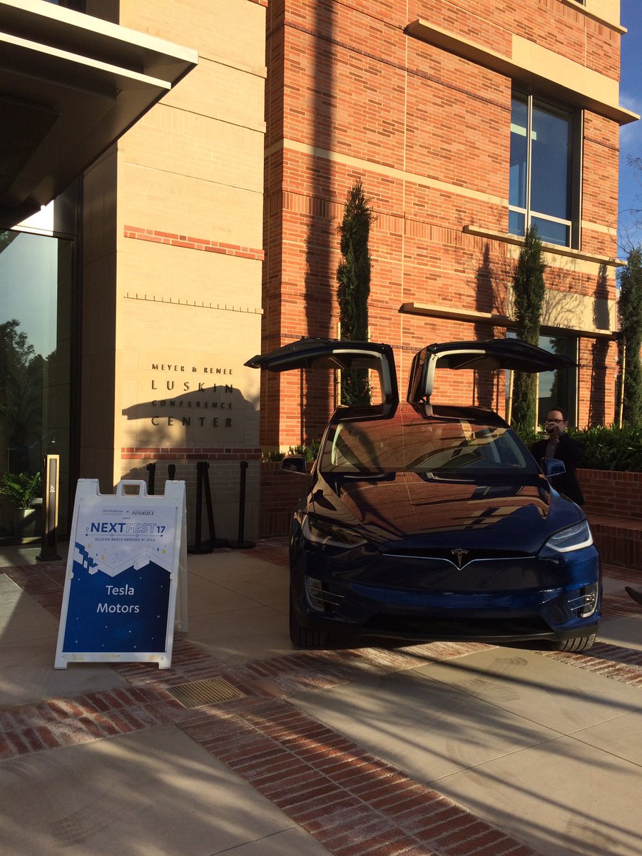 luskinhotella's tweet photo. What a fun night welcoming #NextFest17 and @teslamotors! https://t.co/y4GxxVhtkT