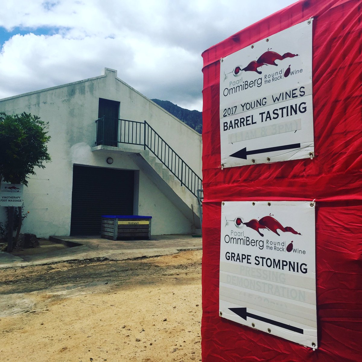MellasatWines's tweet photo. Pre-Ommiberg set-up for tomorrow!You can still buy your tickets at the gate tomorrow at R150 pp. #paarlwineroute #ommiberg #mellasat https://t.co/XIZs7D7f9M