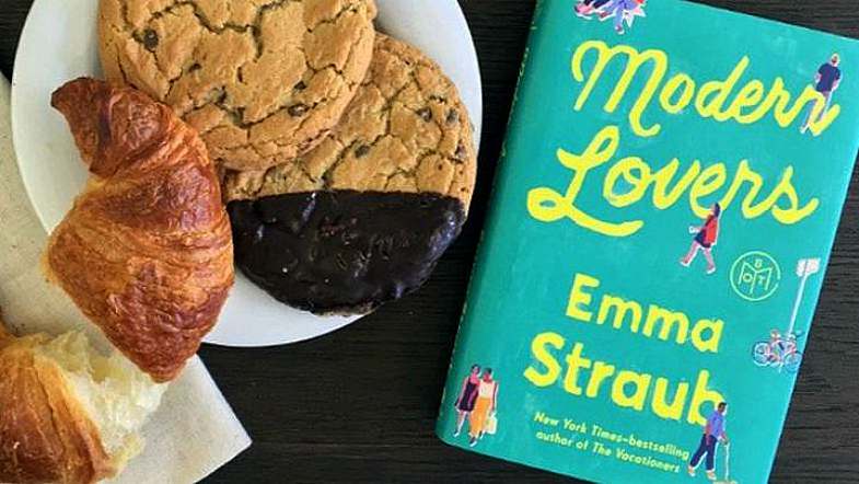 dmpl's tweet photo. If you enjoy #readingwhileeating, why not do it better with these perfect food/book combos?https://t.co/DFJjbQqAom via @thereadingroom_ https://t.co/s3NNoxfE5j