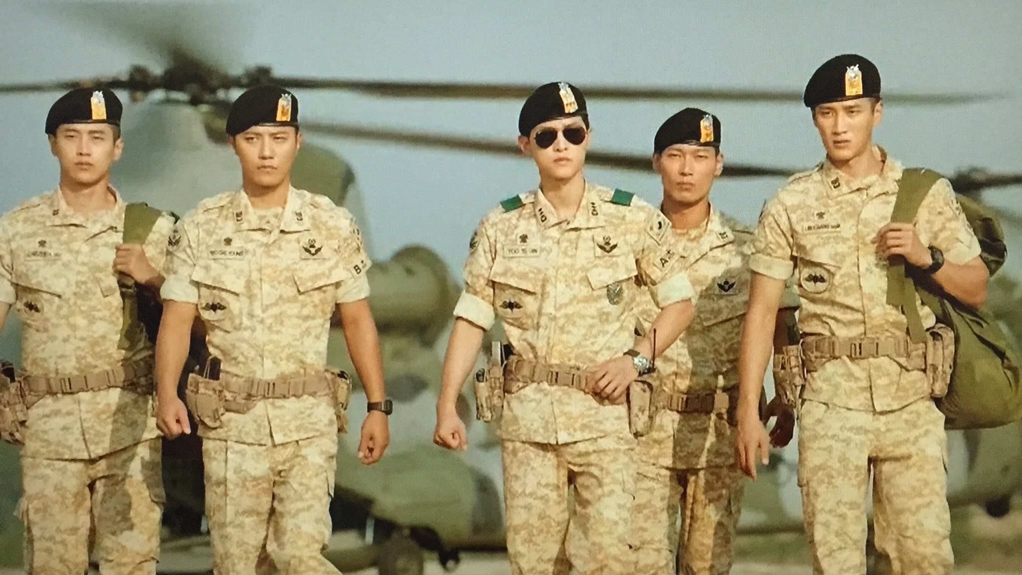 ㄹㄹㄹ A Twitteren 色々 素敵すぎてやばい 太陽の末裔 ソンジュンギ ソンヘギョ チング キムジウォン