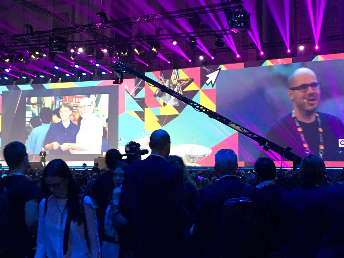 digisabz's tweet photo. One of the best talks so far by @f_spielberger from @Pepper_group with cool insights and good advices #OMR17 #inspiring https://t.co/lTGHclk6vM