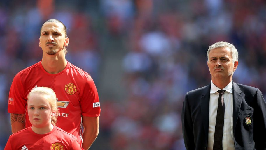 juanreyessd's tweet photo. PURA ARROGANCIA | La increíble frase de Zlatan para pedir una toalla al utillero del United https://t.co/krS4f2W428 https://t.co/w2hco18LGJ
