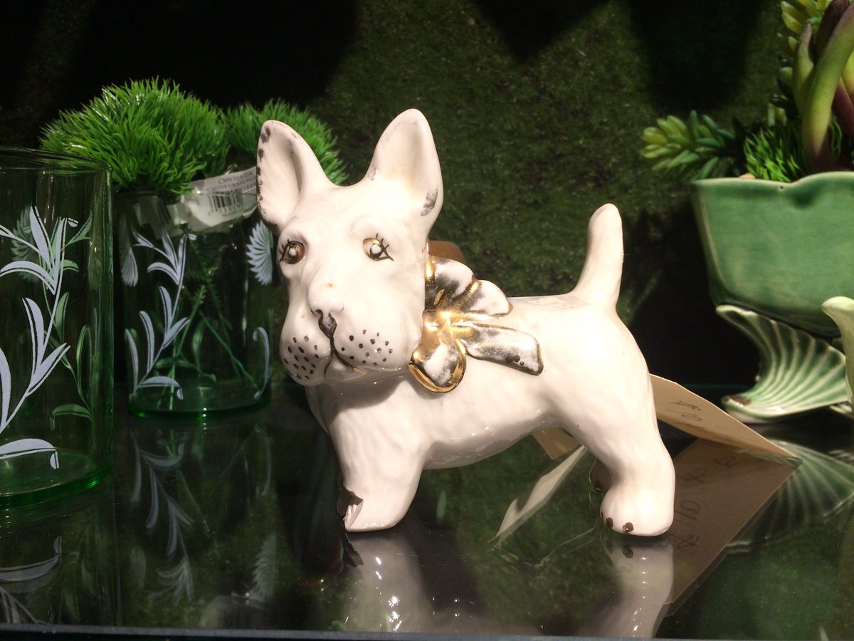 Vintage pottery at Blossoms Midtown #blossomsmitdown