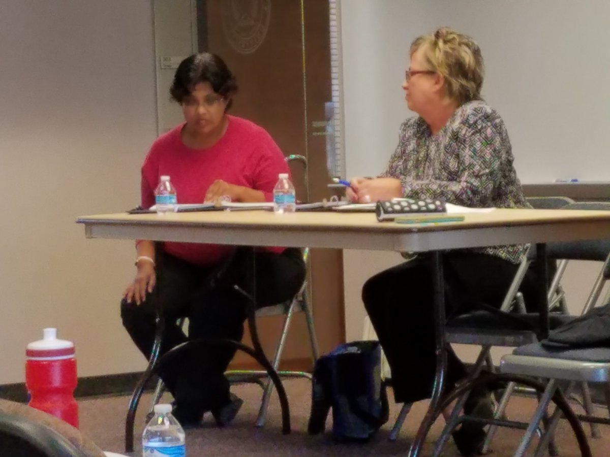 TWUSOMDIRECTOR's tweet photo. Dr. Pushkala Raman, left, marketing expert, is on this morning's business planning panel, advising future entrepreneurs!! https://t.co/t0nyUojKnx