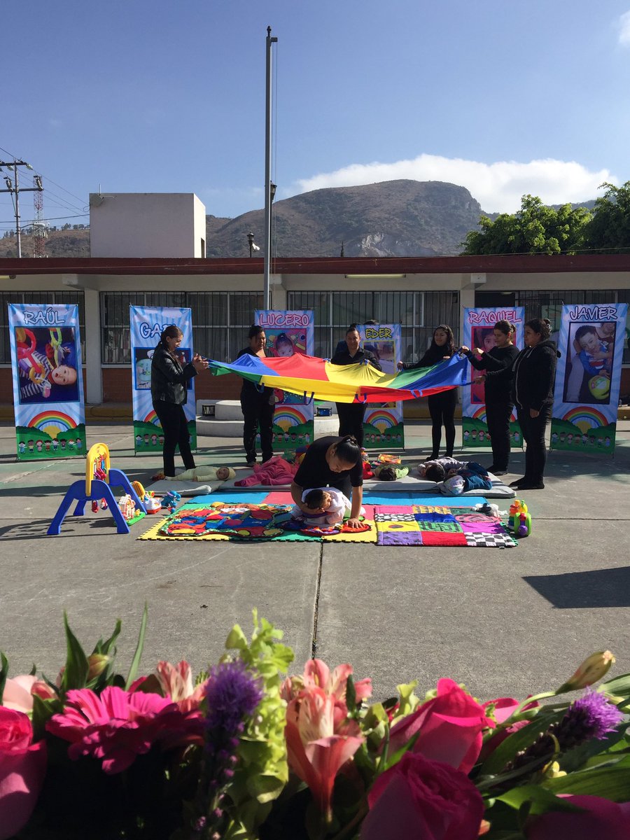 miranda_cycy's tweet photo. Ellos son nuestros niños de #EducacionInicial del #CAM13 #Tlalnepantla @AnaLiliaHerrera https://t.co/9lLDB1KAc8