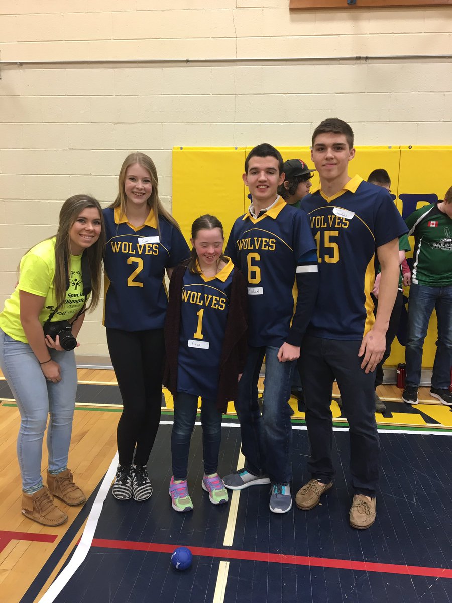 GermaineParcher's tweet image. MVDHS Leadership class participated and volunteered today at the Special Olympics Qualifying Bocce Ball Tournament! 🏅💛💙@RCDSB