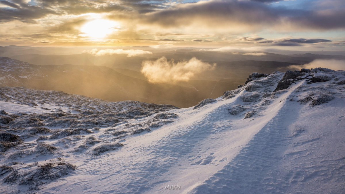steamingboots's tweet photo. this weeks sunrise shot :) https://t.co/l23JMa9KL5