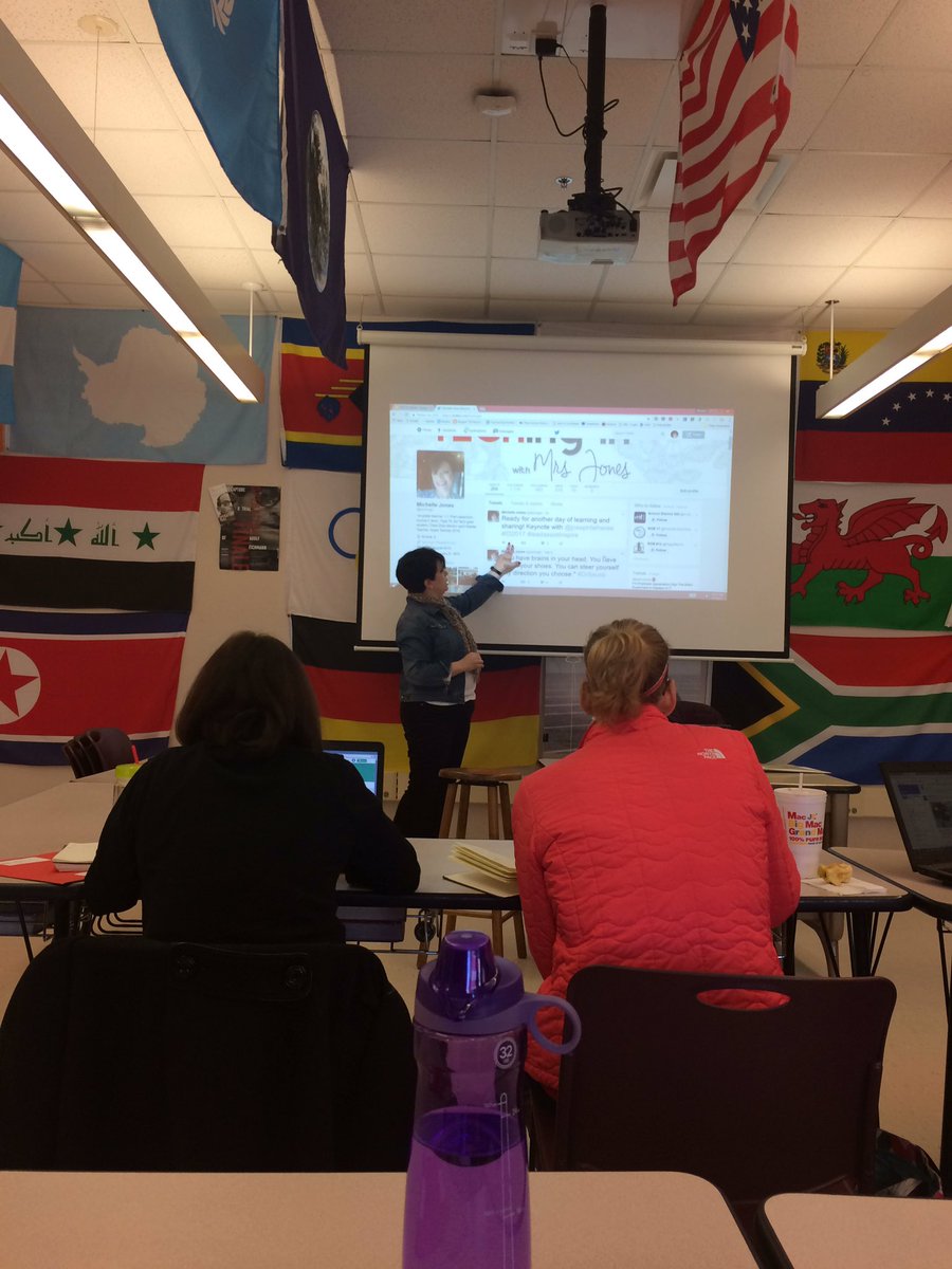 Tweeting at a twitter breakout session. Thanks Michelle! @techingin