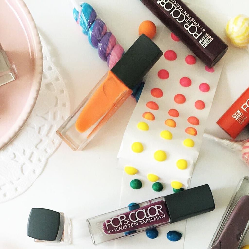 It's not too late to add a #popofcolor to your week. ✨💅🏽💕#pocbeauty