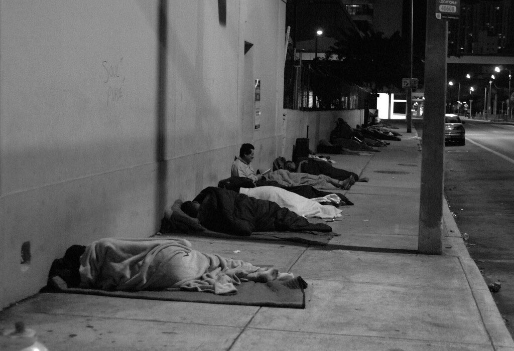 SHomelesness's tweet photo. How can u help prevent homelessness? https://t.co/itOFhOdSqj