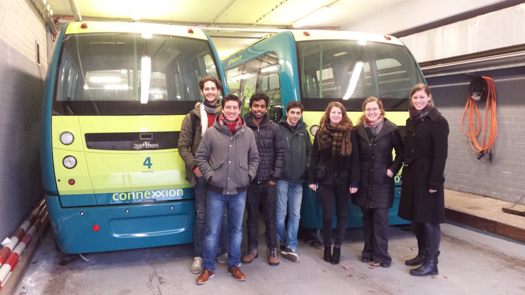 Reanne1990's tweet photo. Vandaag met de phd's van STAD achter de schermen mogen kijken bij de Rivium Park Shuttle, erg leuk! Bedankt! #Surf-stad #connexxion #Rivium https://t.co/ZvCui3fRku