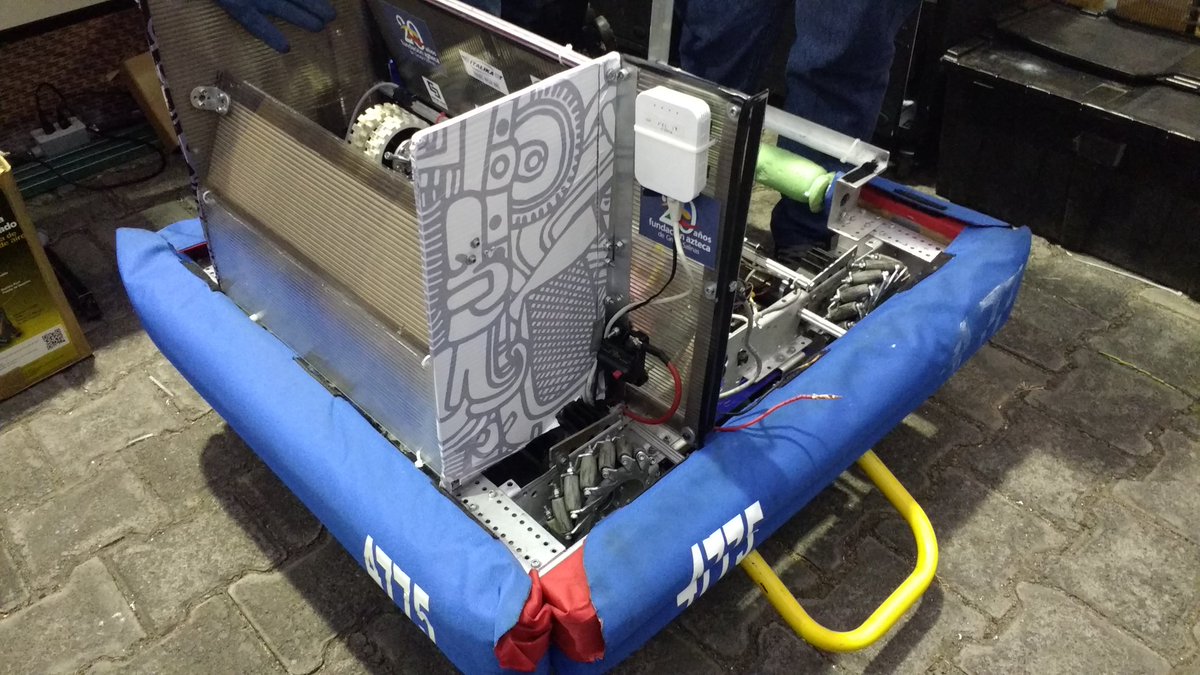 Plantel_Azteca's tweet photo. Nuestro equipo de #AztechRobotics están listos para presentar a Omecihuatl en #FIRSTSteamworks 
¡Vamos con toda la actitud.
 #AztechWarriors https://t.co/ClHf727YGk