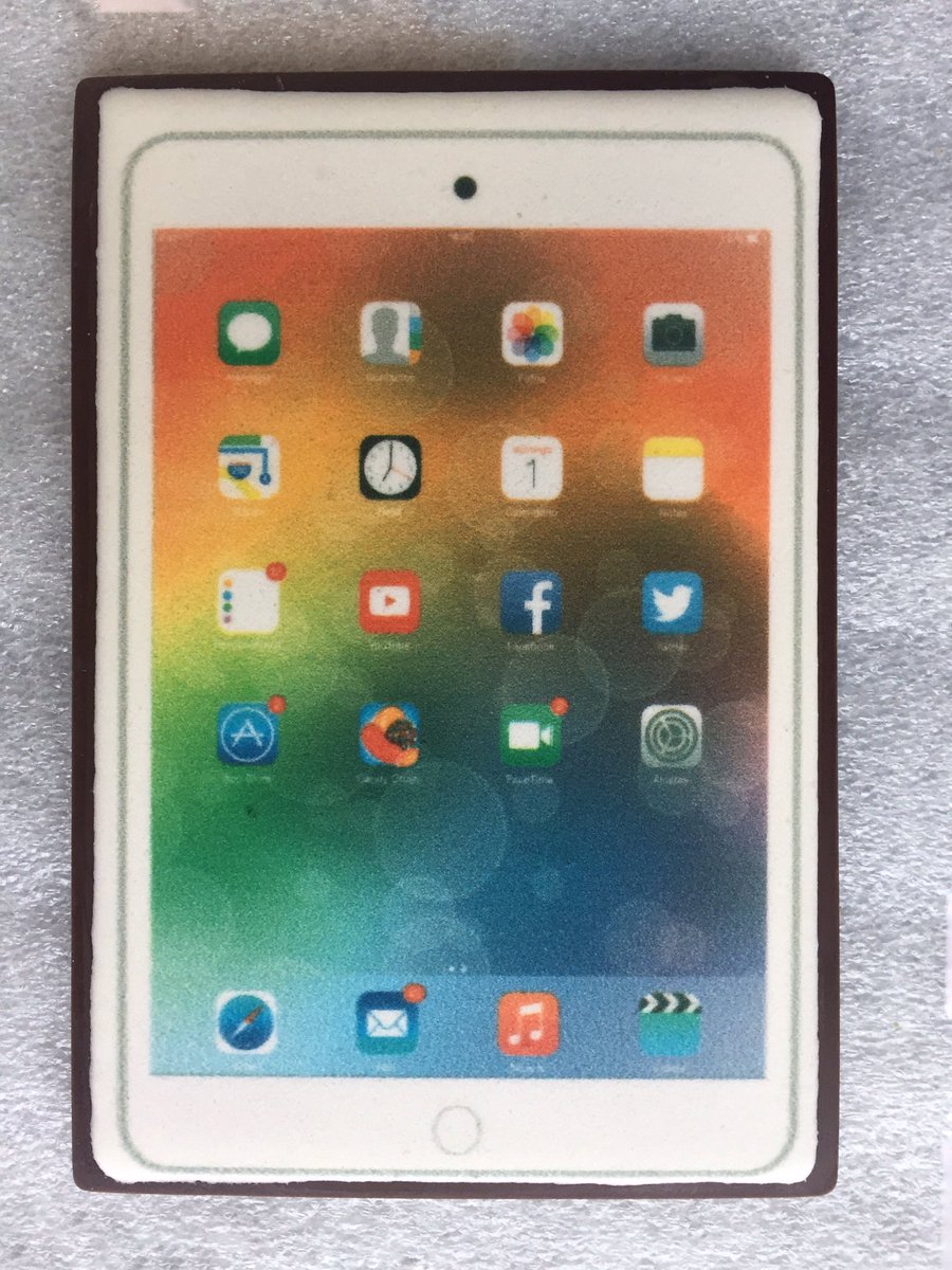 KcaoChocolates's tweet photo. iPad de Chocolate! 
$129 c/u
15% de descuento pago en efectivo
Mándannos tu propio diseño y te lo imprimimos. https://t.co/ROY7leBxqU