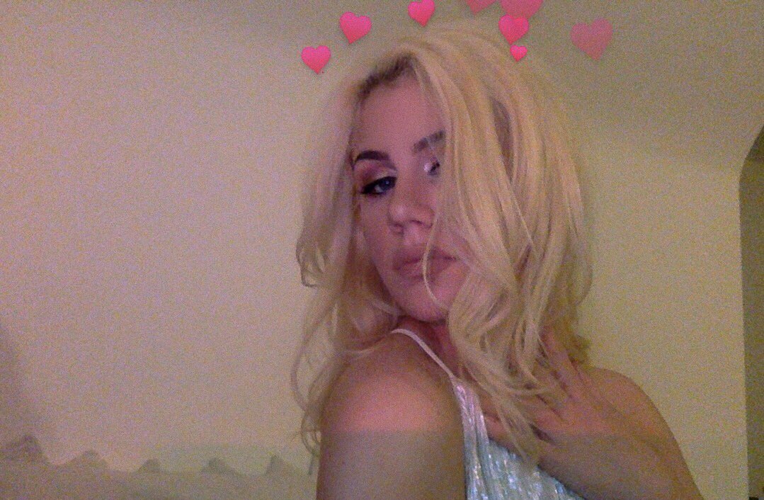 WOR$T GIRL IN AMERICA tweet media