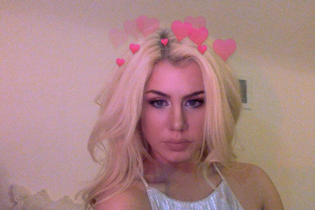 WOR$T GIRL IN AMERICA tweet media