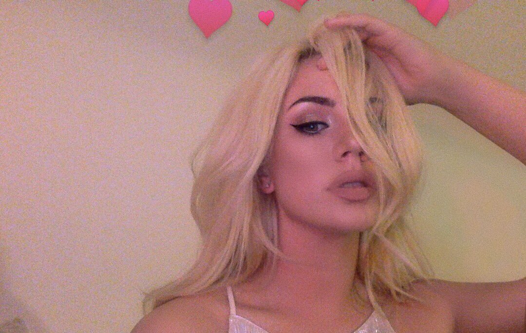 WOR$T GIRL IN AMERICA tweet media