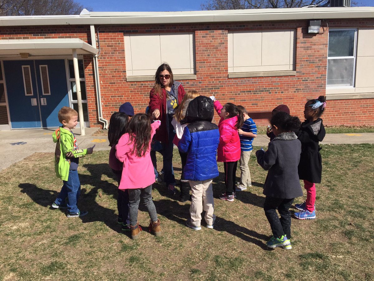 Riggs2Mrs's tweet photo. Tricky word egg hunt #isdstrong #ottcubstrong https://t.co/9jf7eaVyNy