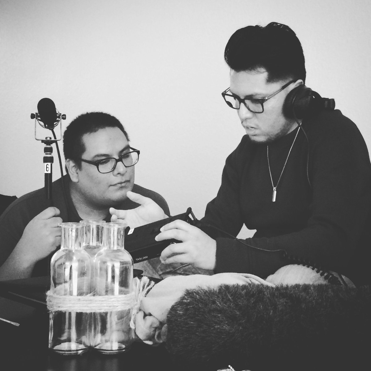 OutofStatusFilm's tweet image. Boom Operator and Sound Guy setting up before shooting a scene. #outofstatus #LGBTQ #studentfilm #MDC #SEDT #BlackUrsa #Immigrants