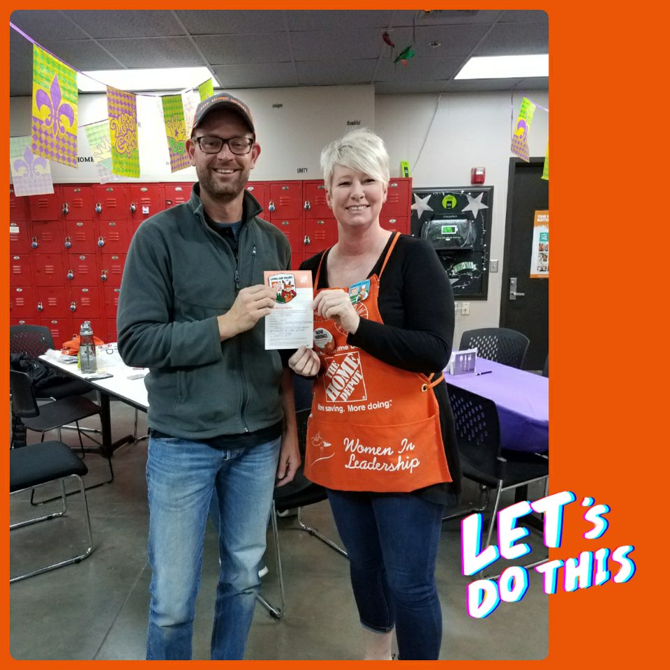 AmberBone17's tweet image. Trish thanking DJ on MET for Building Strong Relationships! He is always willing to help out when needed! You Rock! #swbest #d262fury