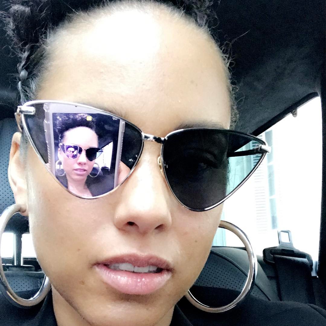 ALICIA KEYS C6Ainy3UoAErm07