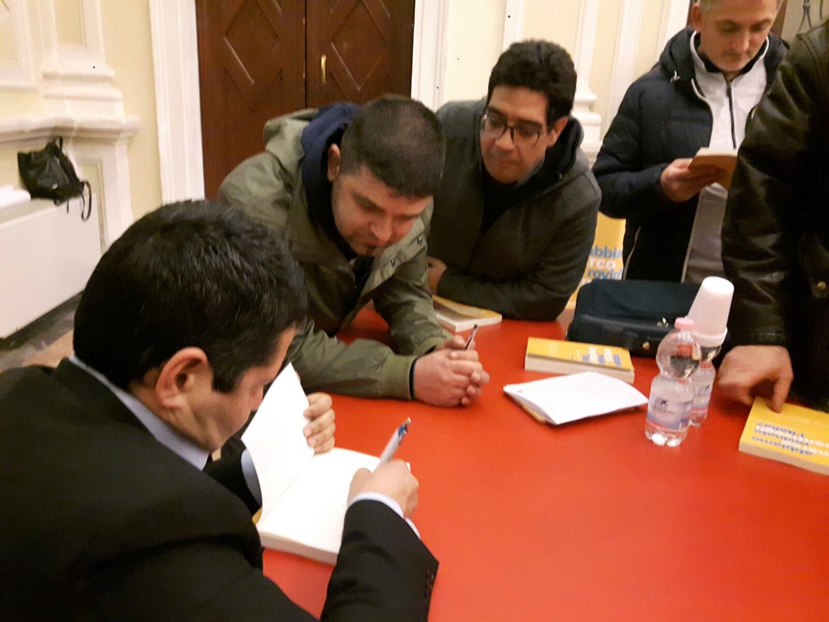 FIMCislStampa's tweet photo. Tra poco a Jesi presentazione  del saggio "Abbiamo rovinato l'Italia?." @CastelvecchiEd con l'autore #Bentivogli https://t.co/YajaaAAVWY