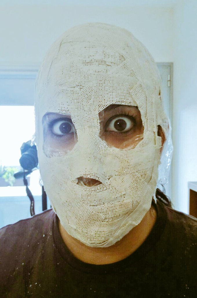 LMR_Corto's tweet photo. Creando al Monstruo! #LaMuerteRoja #Cortometraje #Nucine #Valencia #Corto #Mascara https://t.co/tq6ap4wZMl