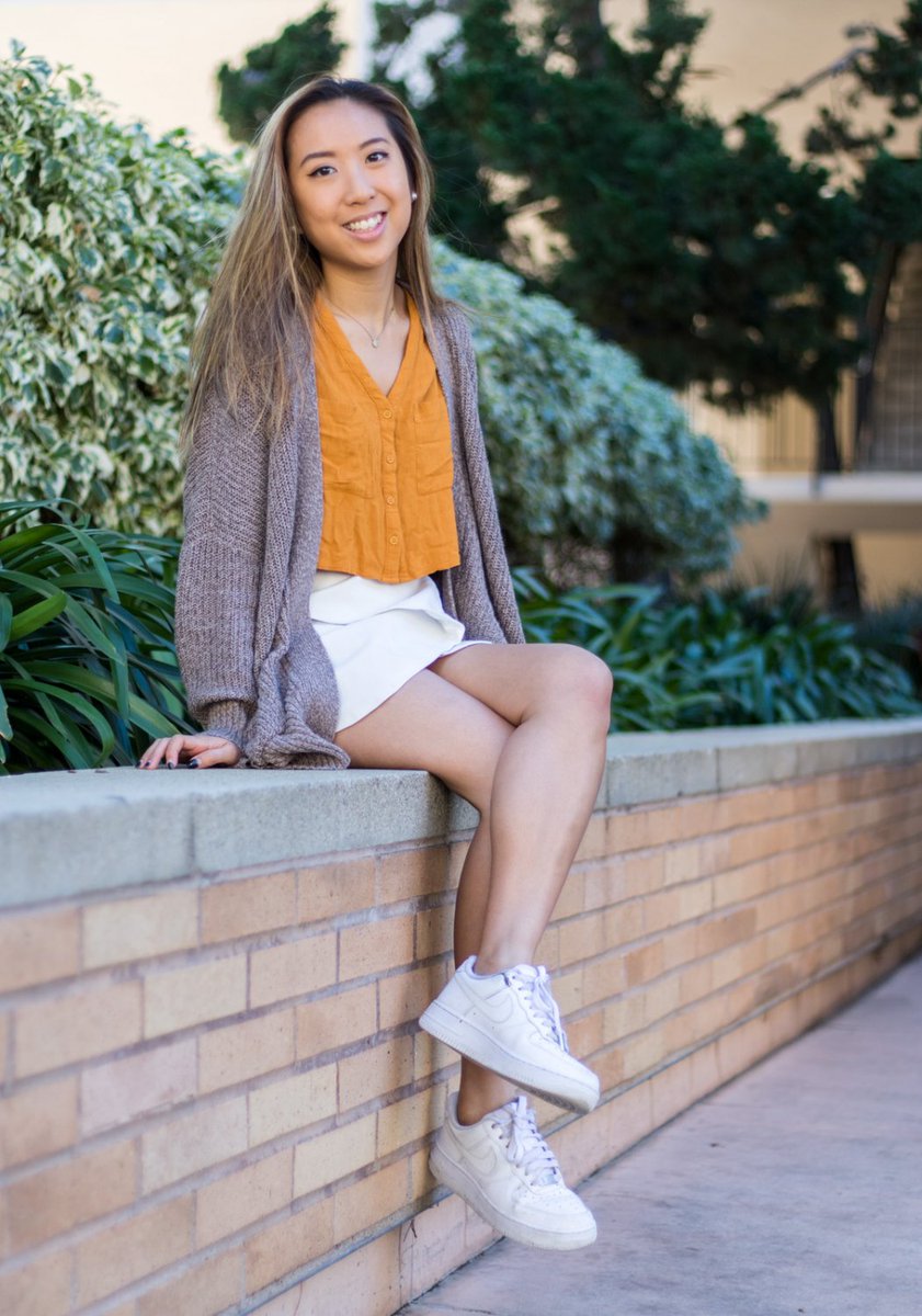 dailybruin's tweet photo. Fashion Friday: The sunny weather inspired some lighter looks. https://t.co/Zvr3sXAgPC https://t.co/KL2YnT1Lz0