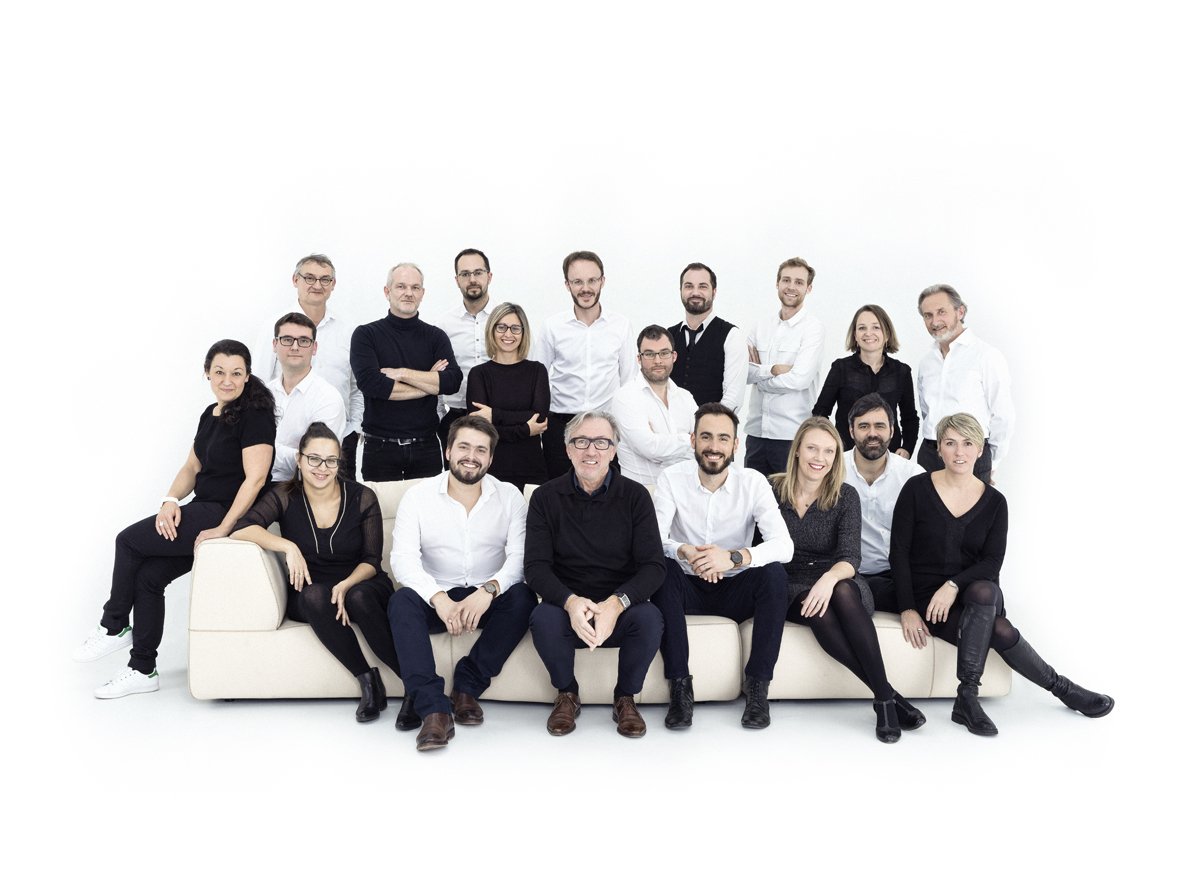 club_archi's tweet photo. L'Agence au grand complet!
#Placecliché #formadesign #teamarchi #architecture #team #studiophoto #shooting #rennes #rennesmetropole https://t.co/CdGcH55KTr