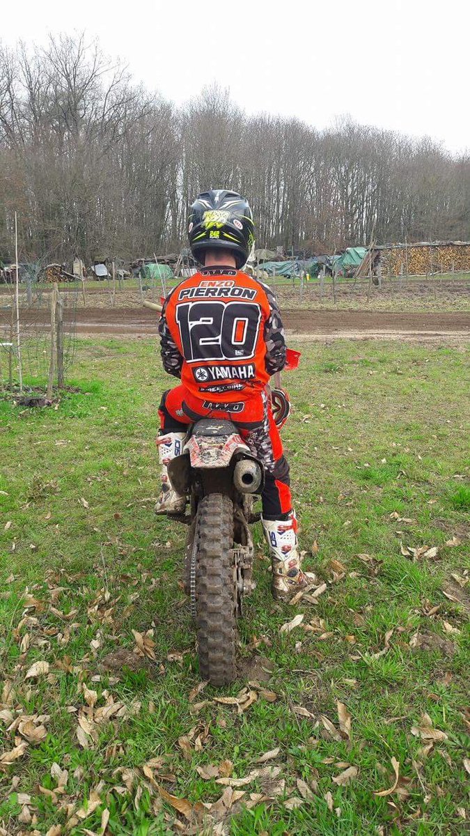 13eize's tweet photo. CRF > YZ #GOODBYE2T https://t.co/rTspgzqdlb