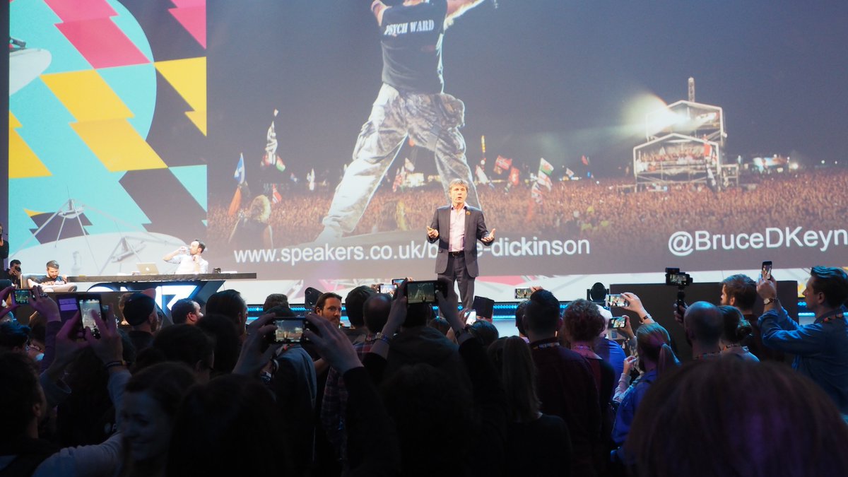 Zum Schluss noch ein wahrer Rockstar: der #IronMaiden-Sänger #BruceDickinson auf der #OMR17