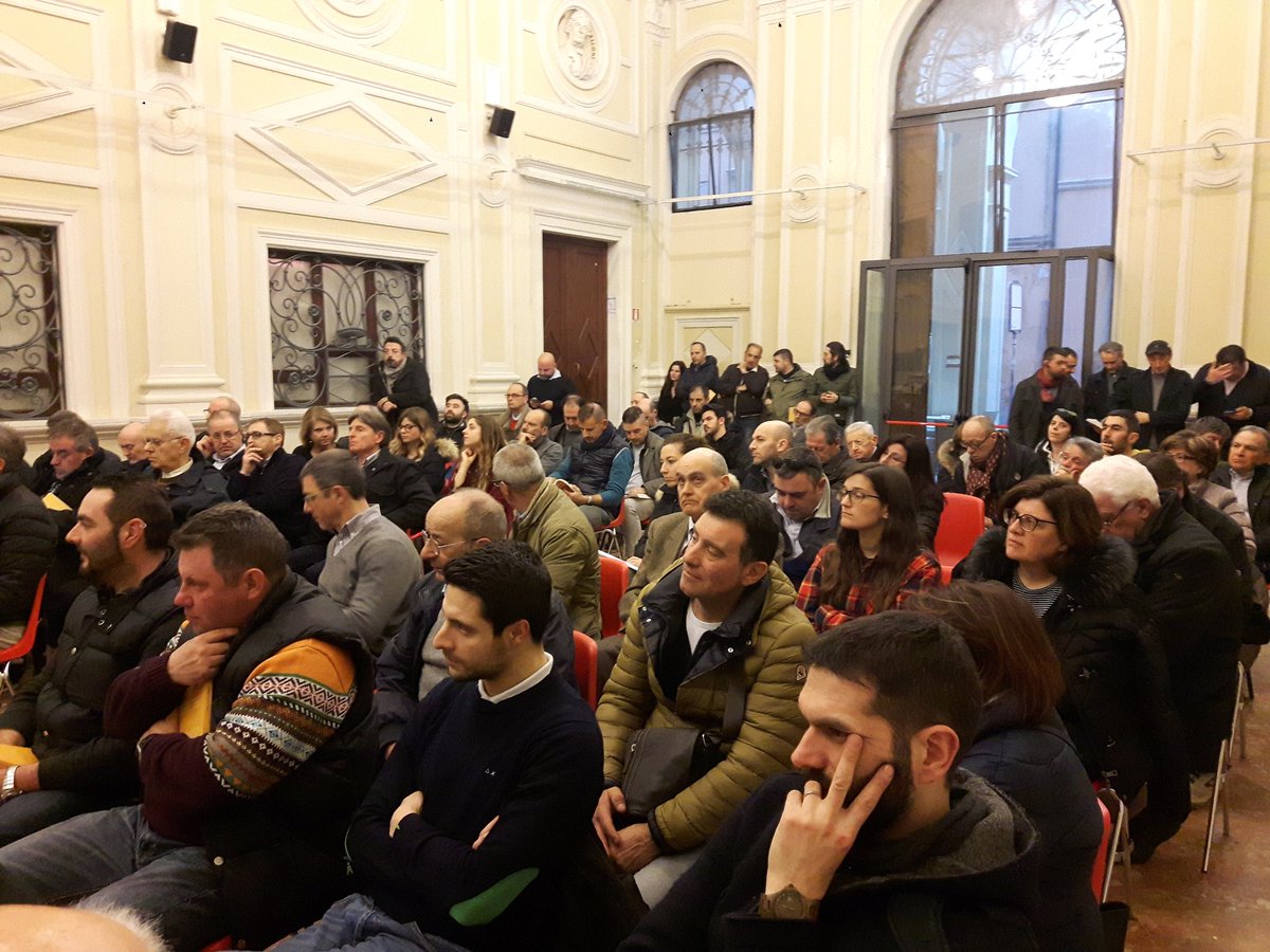 rominarossi14's tweet photo. #abbiamorovinato l'Italia? #Bentivogli,la formazione è  l'antidoto più forte alla delocalizzazione e al precariato https://t.co/olH7fsRMB0