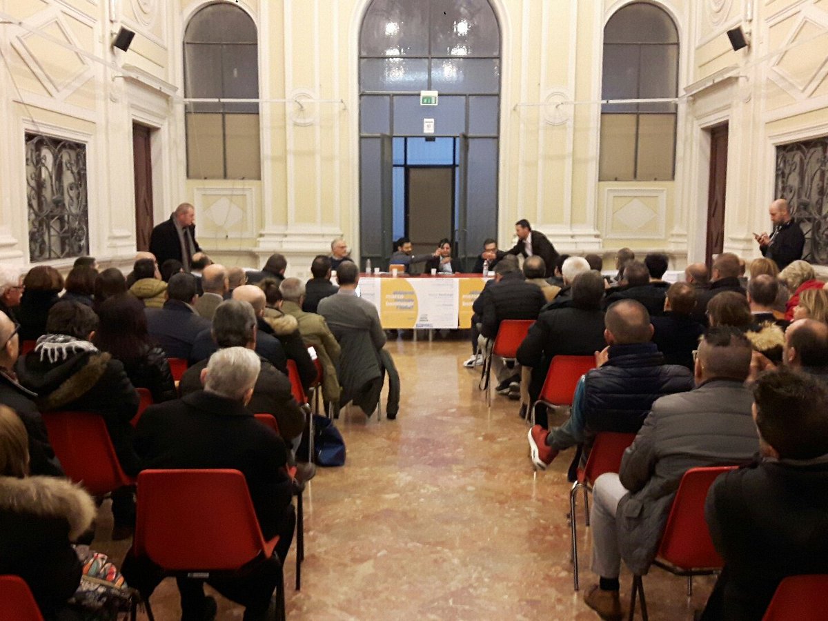 rominarossi14's tweet photo. #abbiamorovinato l'Italia? #Bentivogli,la formazione è  l'antidoto più forte alla delocalizzazione e al precariato https://t.co/olH7fsRMB0