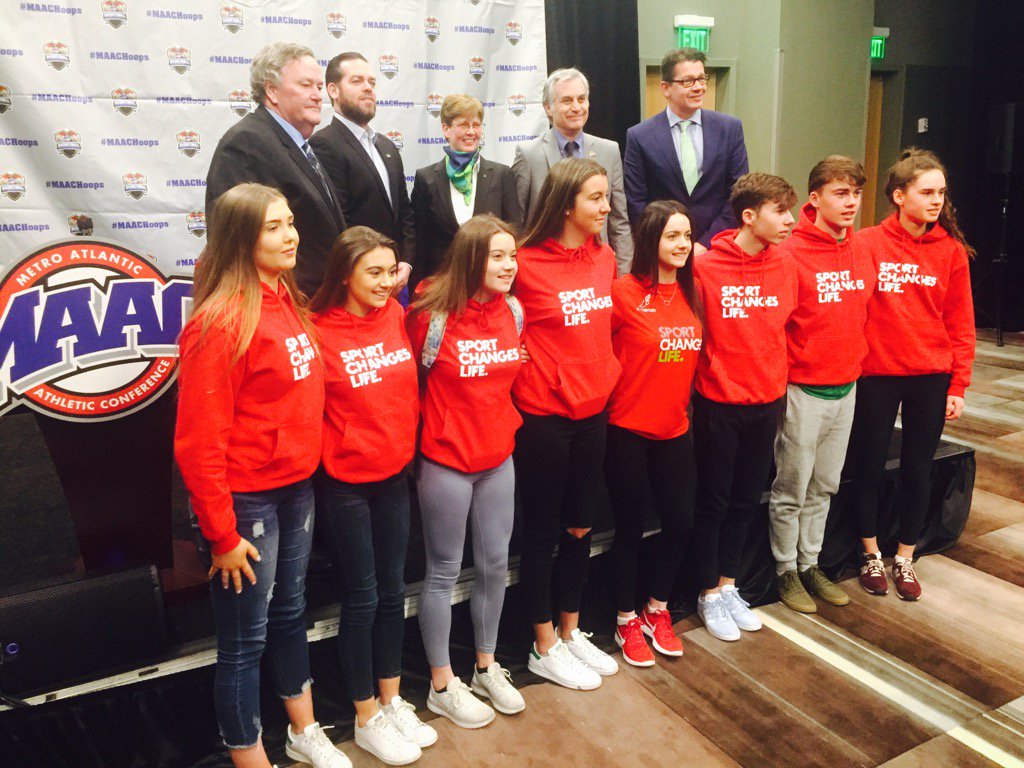 Sportchanges's tweet photo. Great to have @AerLingus @ManhattanEdu with us today at @Hoophall @MAACSports @Sportchanges #BHOFBC https://t.co/sJFhWmLhoE