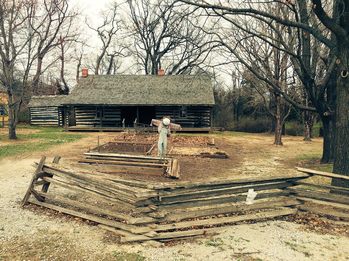 hughshistory's tweet photo. In the 1800s large families lived in cabins like these #hughshistory #faustpark #ChildrensBooks #book #history #home https://t.co/EMxSckvRd1 https://t.co/XSYxT9LlUs