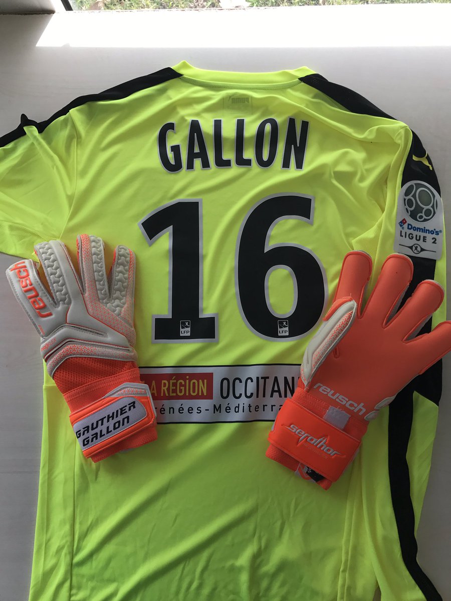 GauGallon's tweet photo. Merci @ReuschFrance pour cette nouvelle paire serathor evolution , tous simplement top ⚽️🙏🏼 #GoalKepper #Reusch #ProG2 hâte de les essayer https://t.co/Xq44IYzCGY