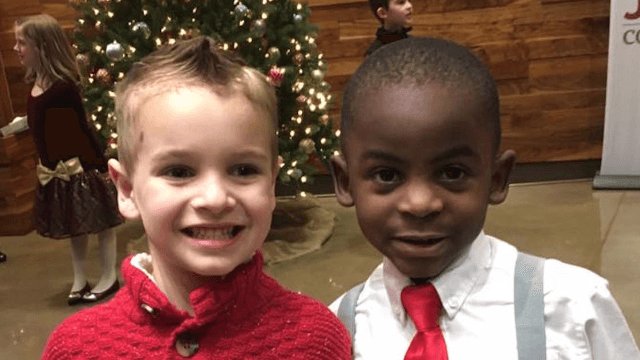 darnkiddotcom's tweet photo. Two Boys Got The Same Haircut So Their Teacher ‘Wouldn’t Be Able To Tell Them Apart’ https://t.co/87vIU0s8Tp https://t.co/udqVRp2Pug