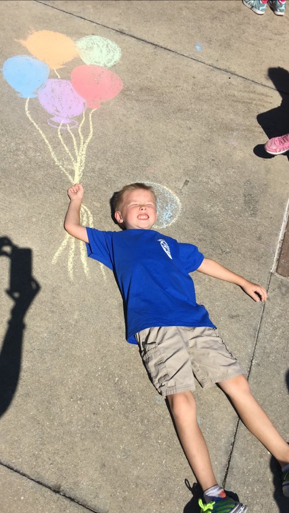 H_TaylorTeach's tweet photo. #Recess #SpiritBlazn #FunInTheSun #Chalk #FirstGrade https://t.co/eJMh6lDu3h