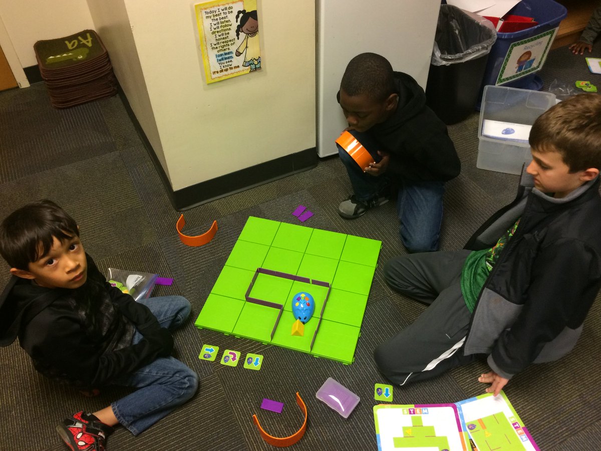Tech4TLC's tweet image. Love coding with students #CodeAndGoMouse #lcelower #R2CSBuilders #loveSCschools