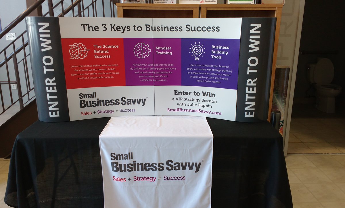 SpeedproBarrie's tweet photo. @JulieFlippin #TradeshowDisplay #RetractableBannerStand #TableRunner - All essential to a successful #Tradeshow https://t.co/5ZAjuxo86k https://t.co/CqF5DP6MuU
