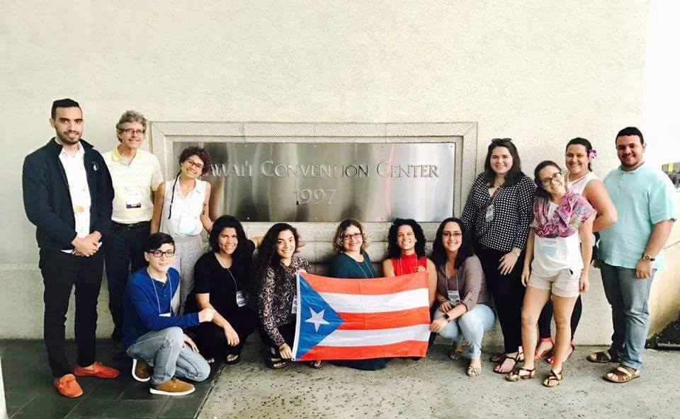 ECOEXPLORATORIO's tweet photo. Felicidades a la EcoExploradora Angelique Rosa y estudiantes boricuas que representaron a Puerto Rico y ciencias acuáticas en el #ASLO2017. https://t.co/f4xlvF5tng