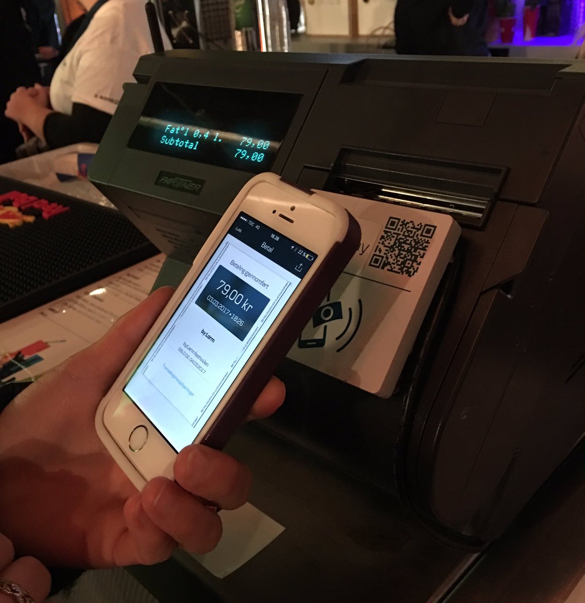 NordeaNorge's tweet photo. Betal med #MobilePay på #bylarm så slipper du kø 👌
#Nordea https://t.co/kTjdb7GHzZ