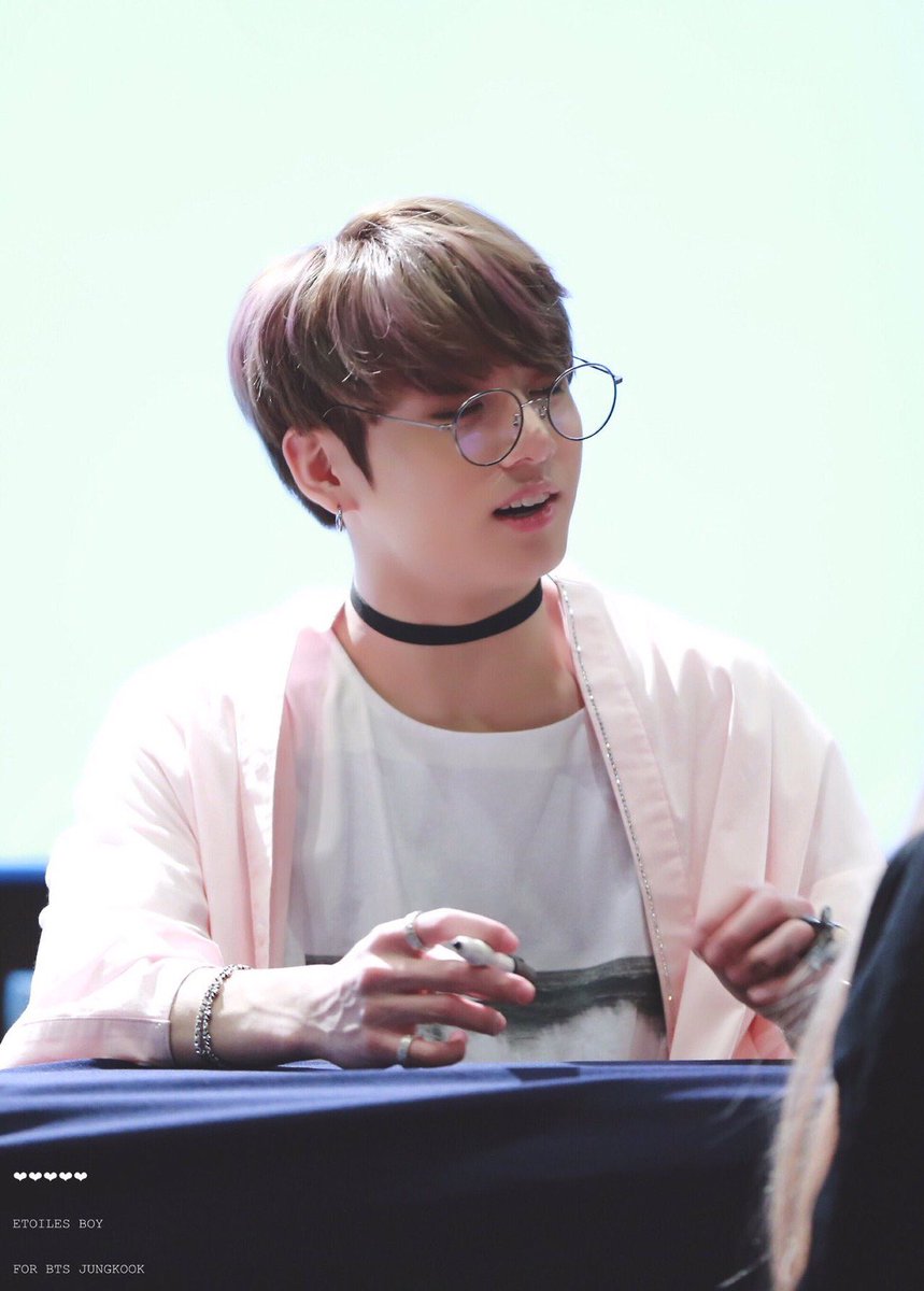 kookpiics's tweet photo. https://t.co/894hEXqtdU